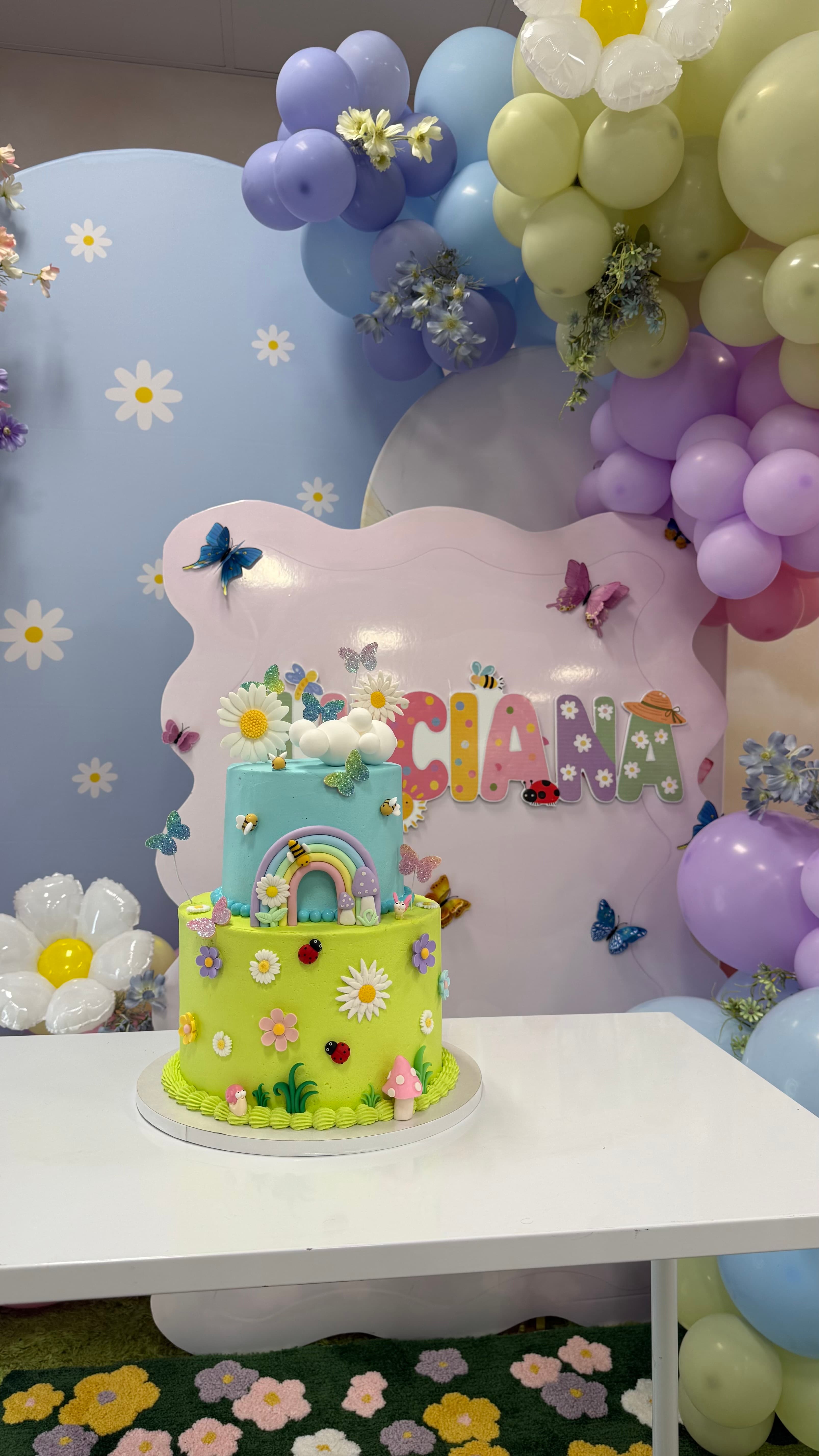 Balloon and table decor